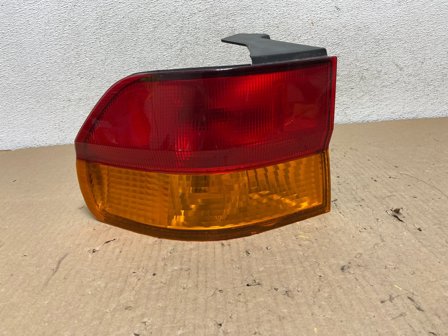 2002 2003 2004 Honda Odyssey Left Driver LH Side Tail Light AG8059 LK0