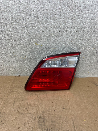 2000-2001 Infiniti i30 Right Passenger Rh Side Tail Light Inner Oem AA35220