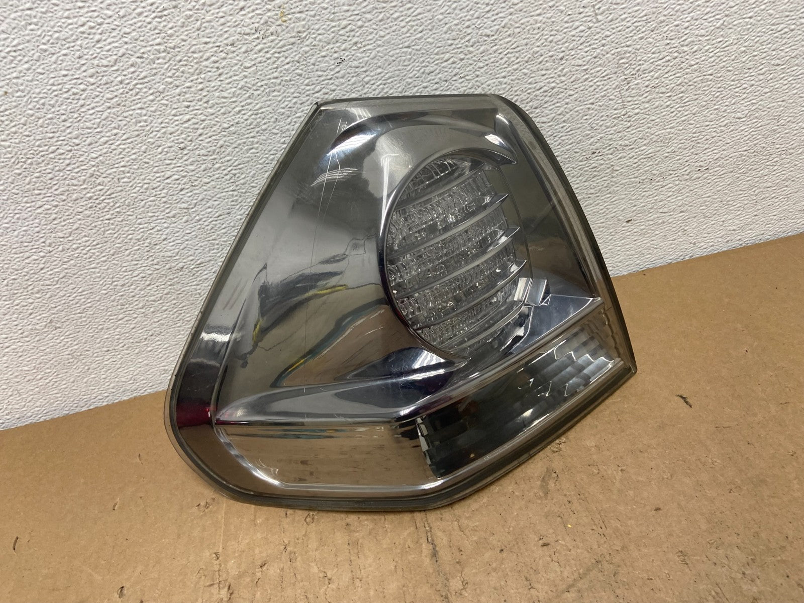 2006 to 2007 Lexus RX400H Left Driver LH Side Tail Light AC7222 DW0