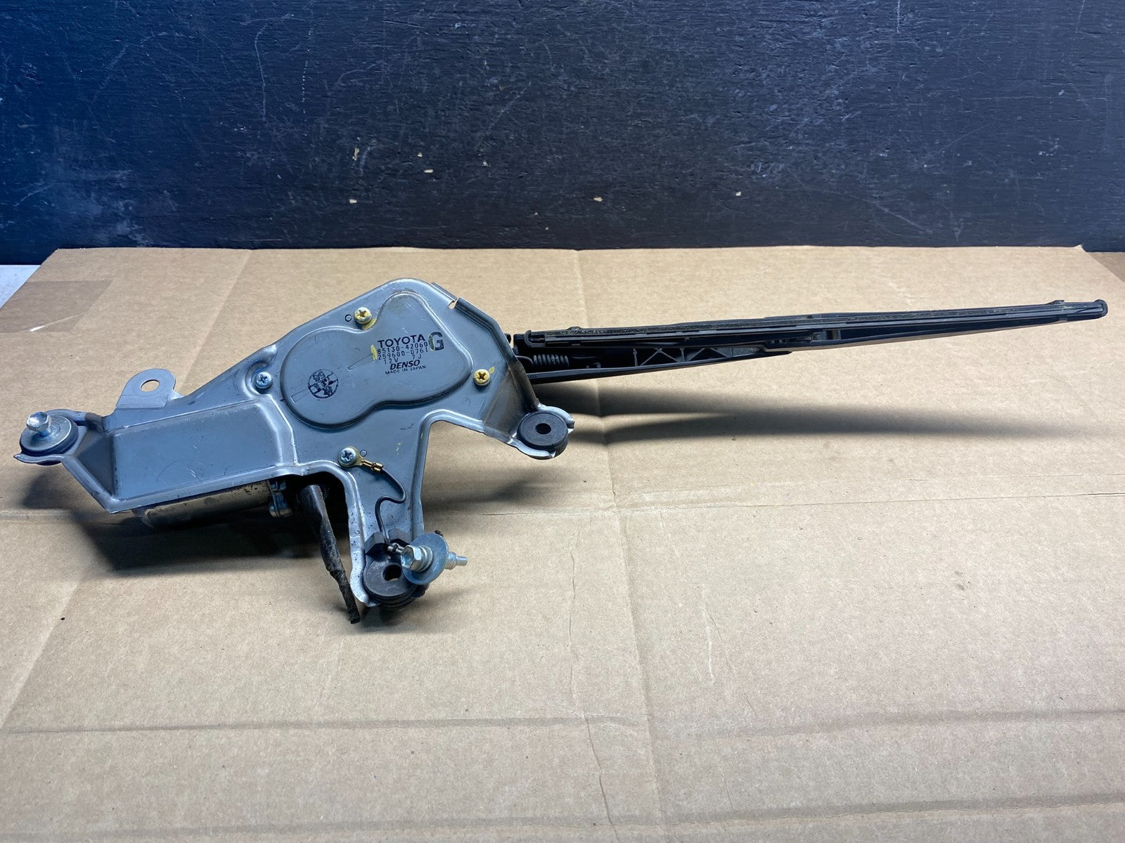 2013 to 2018 Toyota Rav4 Rear Wiper Windshield Motor AE8226 DG4