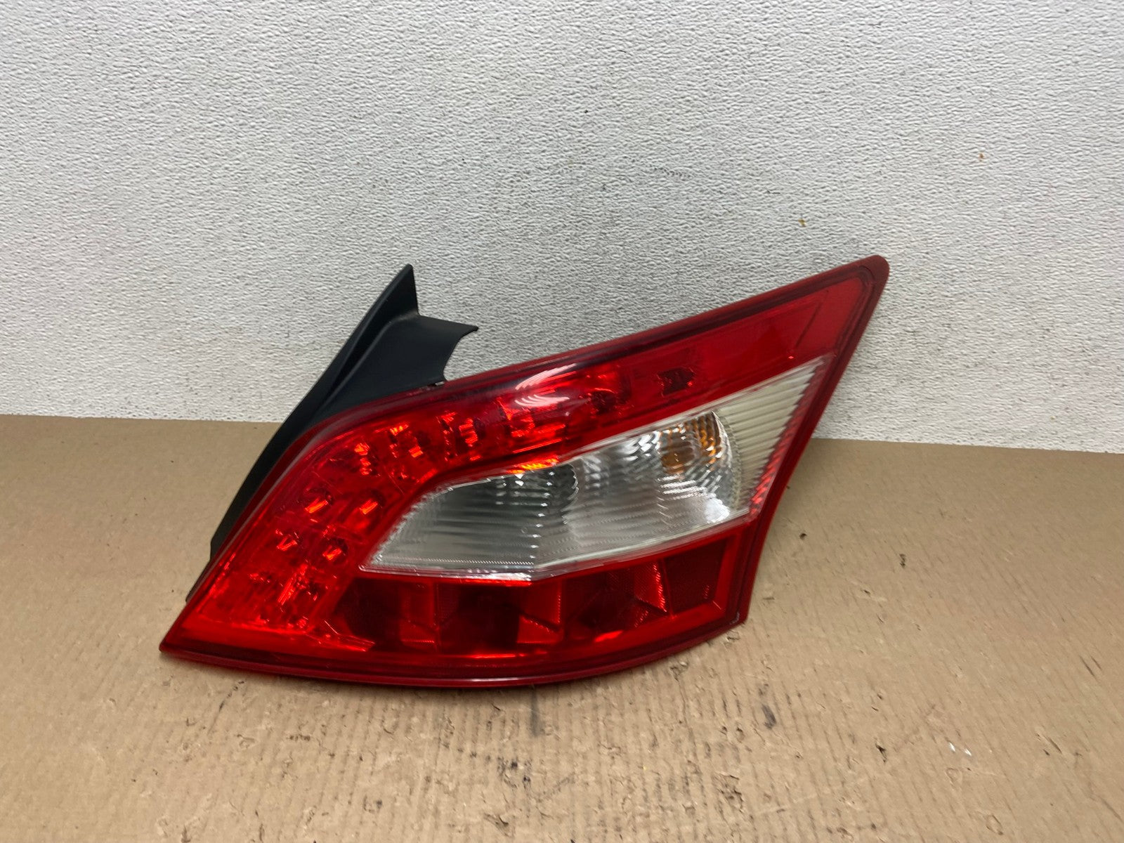 2009 2010 2011 Nissan Maxima Right Passenger RH Side Tail light AE7113 LK0