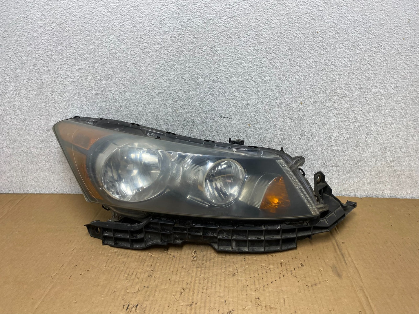 2008 to 2012 Honda Accord Sedan Right Passenger RH Headlight AD1101 DW0