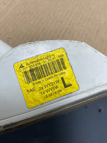 2004 to 2007 BMW E63 E64 645 650i Left Driver LH Front Turn Signal AF5784 DW9