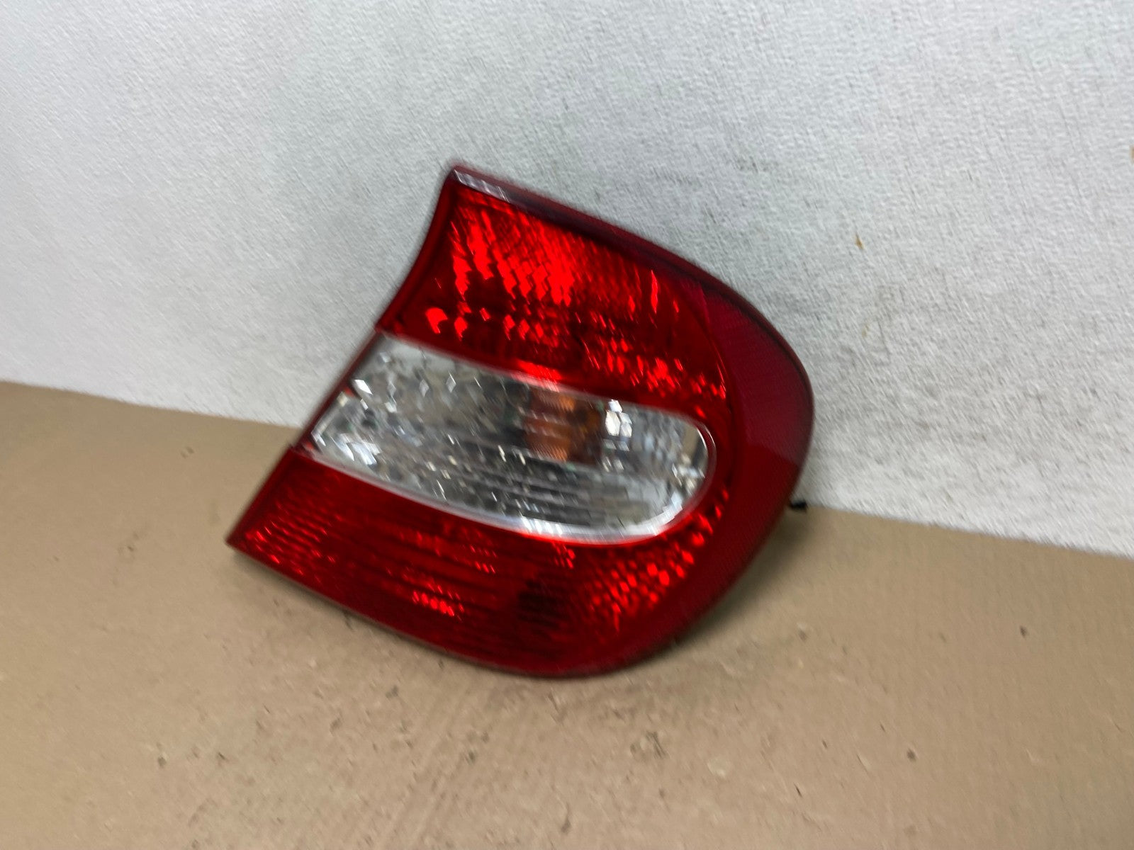 2002 2003 2004 Toyota Camry Tail Light Right Passenger Rh Side AE9712 LK1