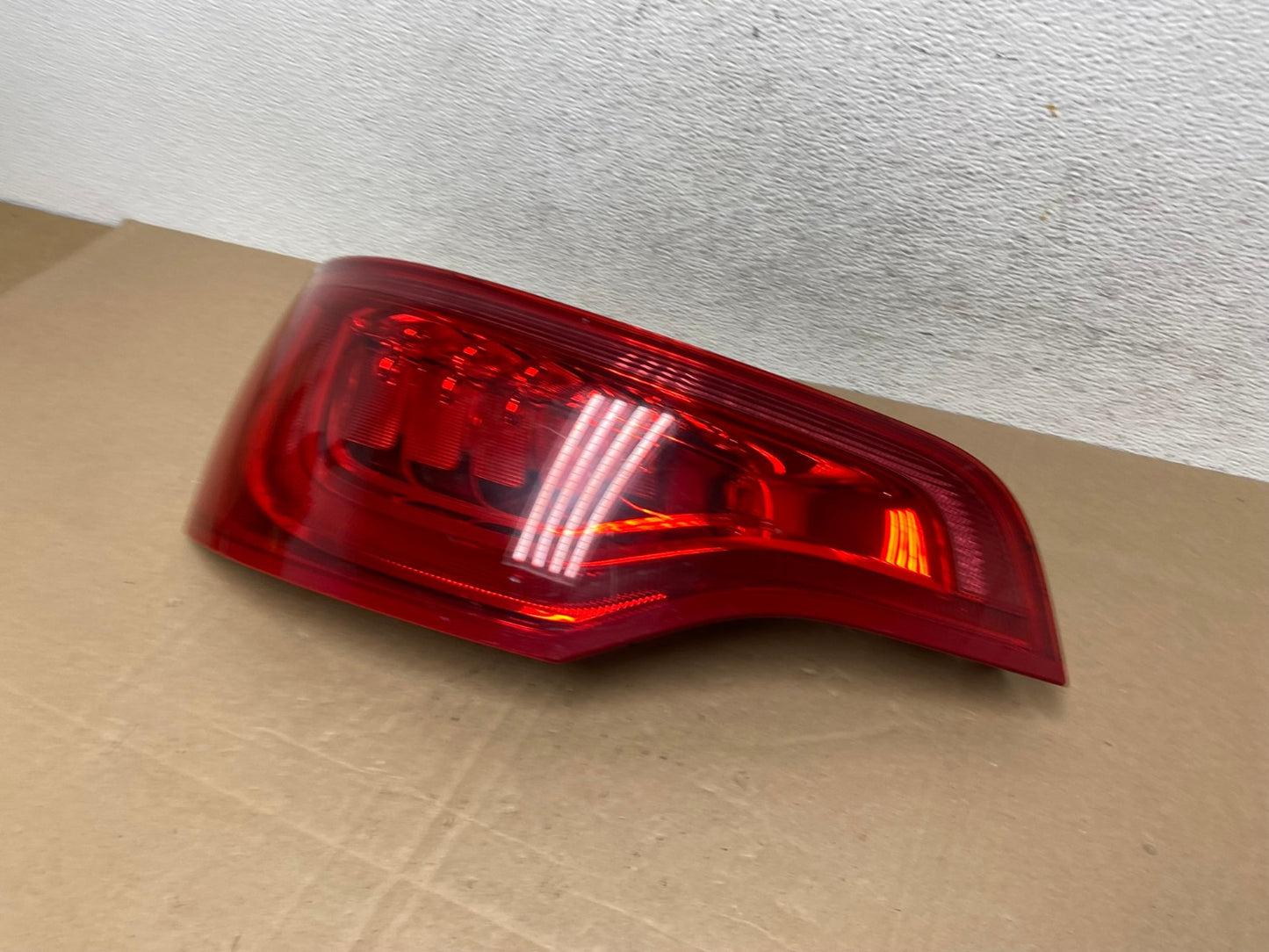 2010 - 2015 Audi Q7 Left Driver LH Side Tail Light AE4922 LK1