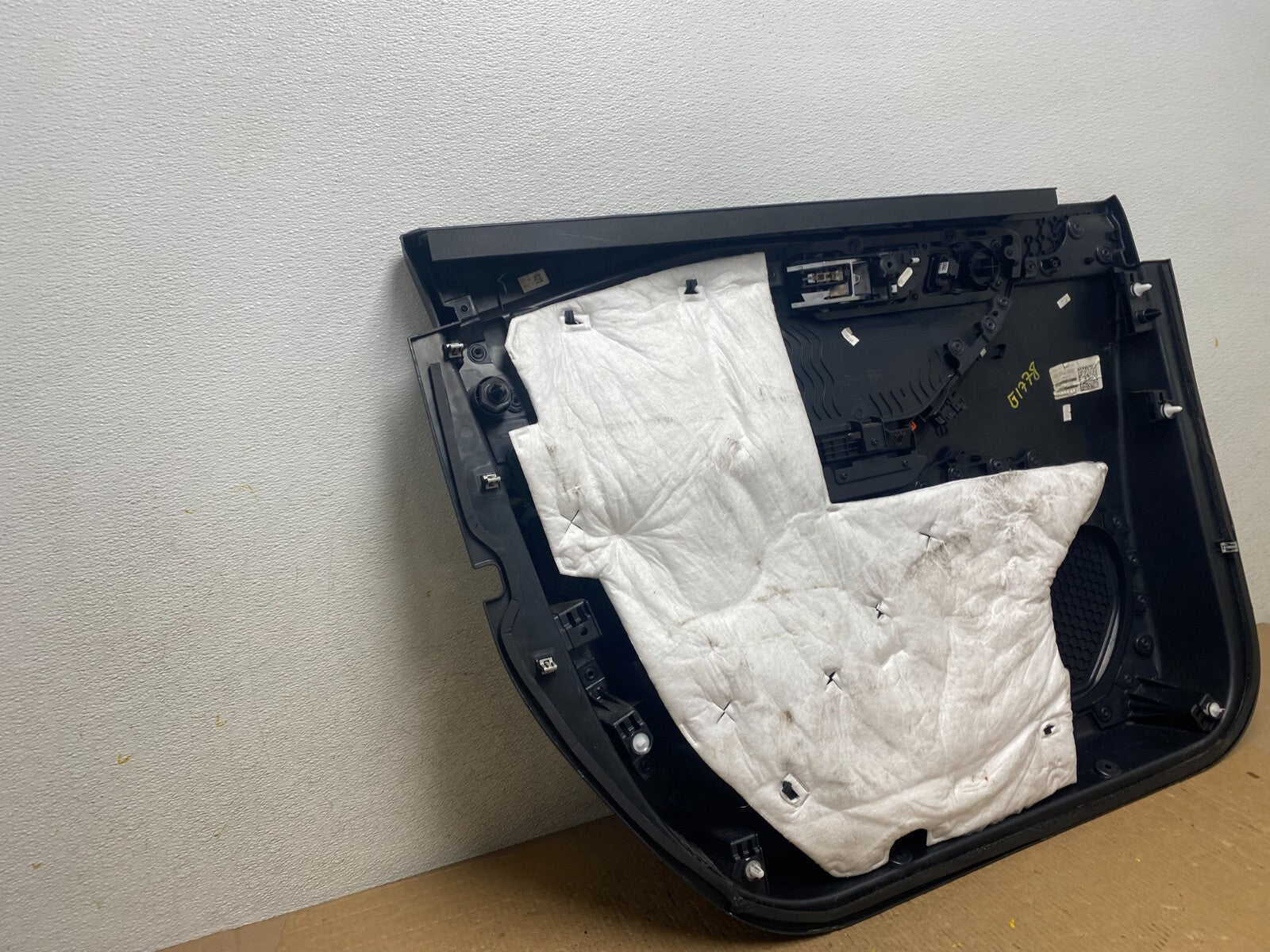 2020 to 2023 Ford Explorer Interceptor Front Right Side Door Panel OEM G17788