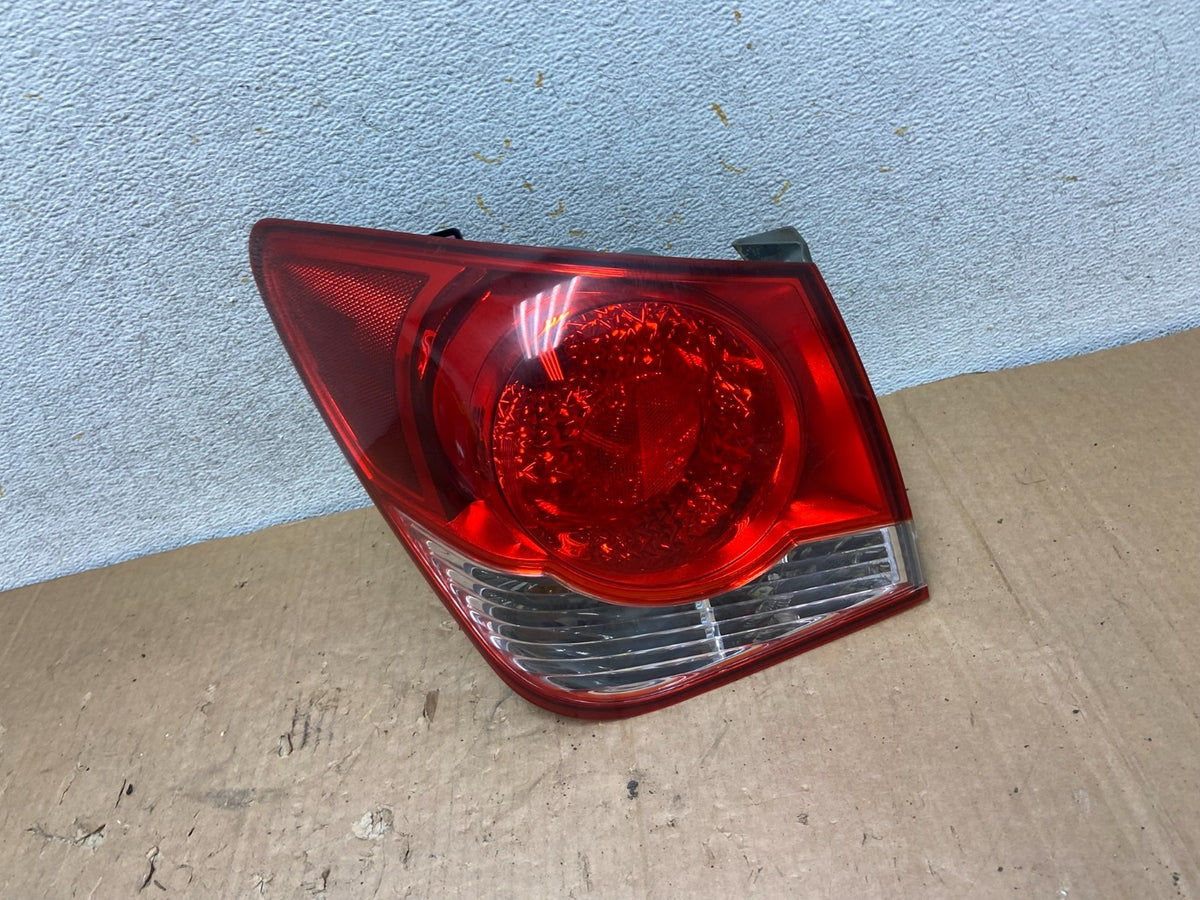 2011 2012 2013 2014 Chevrolet Cruze Left Driver LH Side Tail Light AI9151 LK0