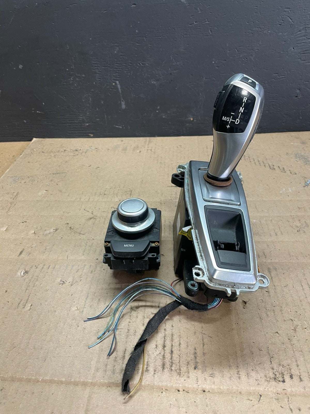 2007 - 2013 BMW X5 E70 Shift Shifter Selector Gear W/ Menu Switch  OEM AB7568 DG1