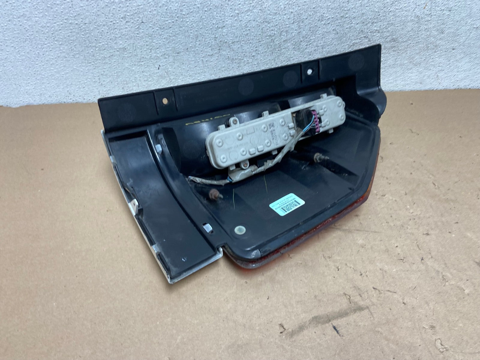 2002 to 2009 Gmc Envoy Left Driver Lh Side Tail Light AG4160 LK6
