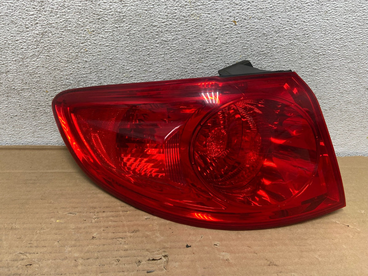 2007 - 2009 Hyundai Santa Fe Left Driver LH Side Tail Light AG9255 LK0
