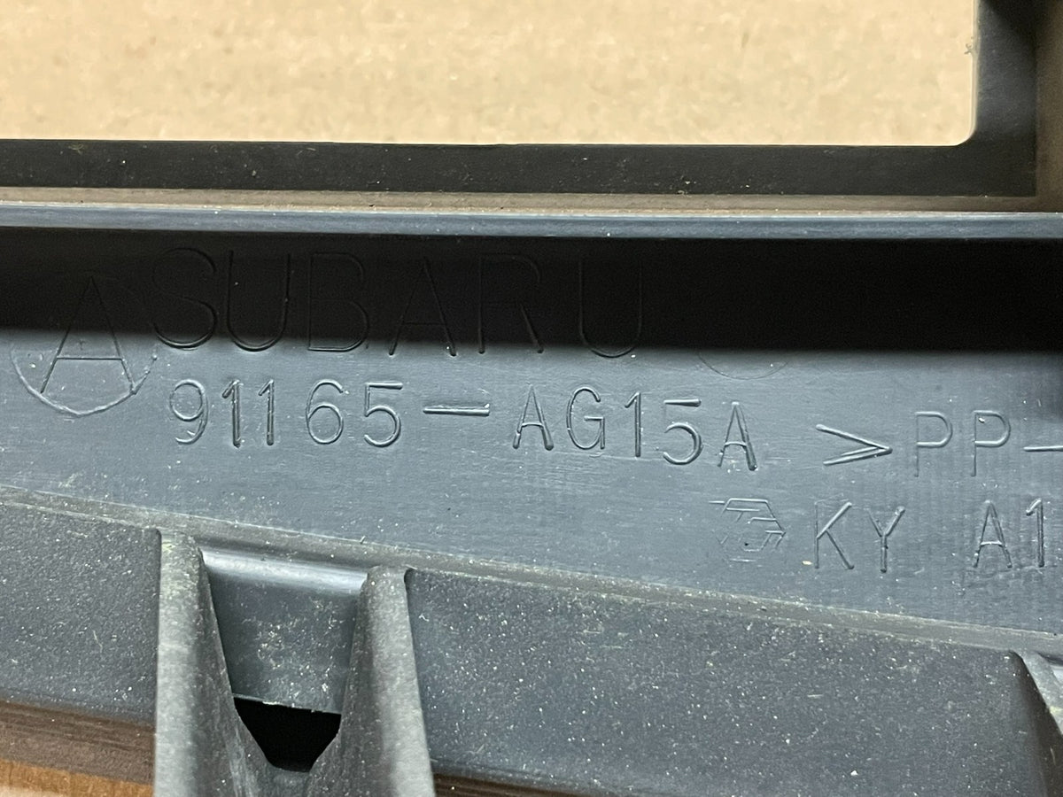 2008 to 2009 Subaru Legacy Front Upper Grille Grill AH8839 DG4