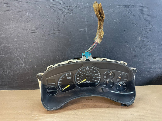 2002 GMC Yukon Speedometer Cluster Gauge AF3438 DW0