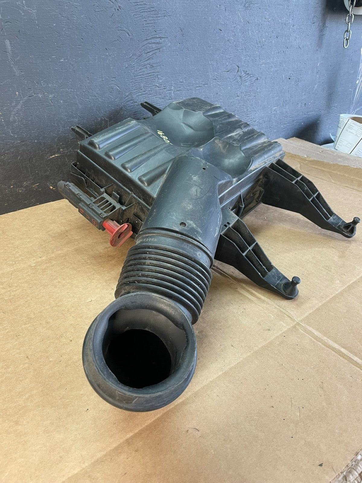 2010 to 2018 Mercedes-Benz Sprinter 2500 3.0L Air Cleaner Box ae0891 DG4