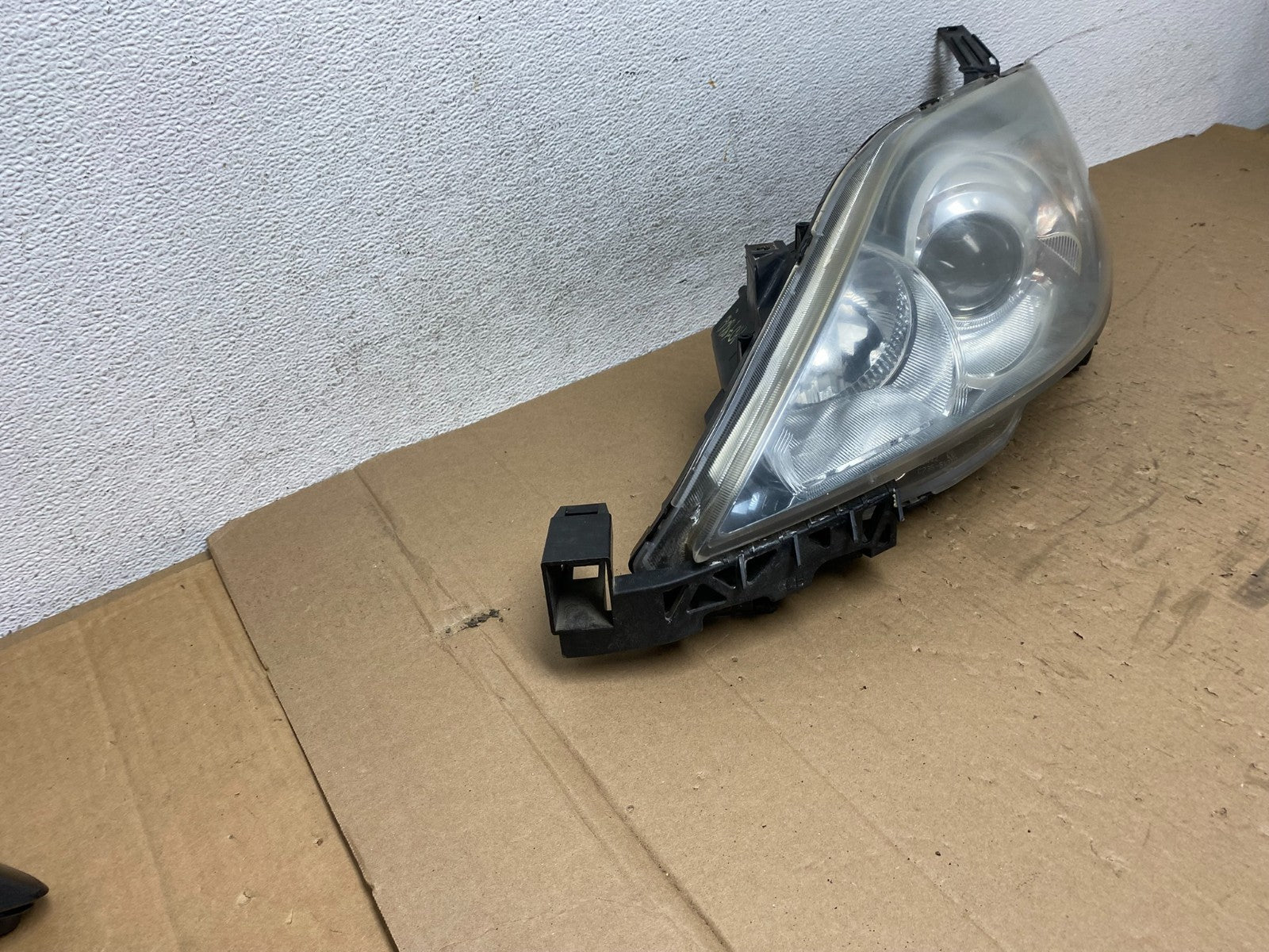 2006 2007 Mazda 5 Left Driver LH Side Halogen Headlight AD7800 DW2