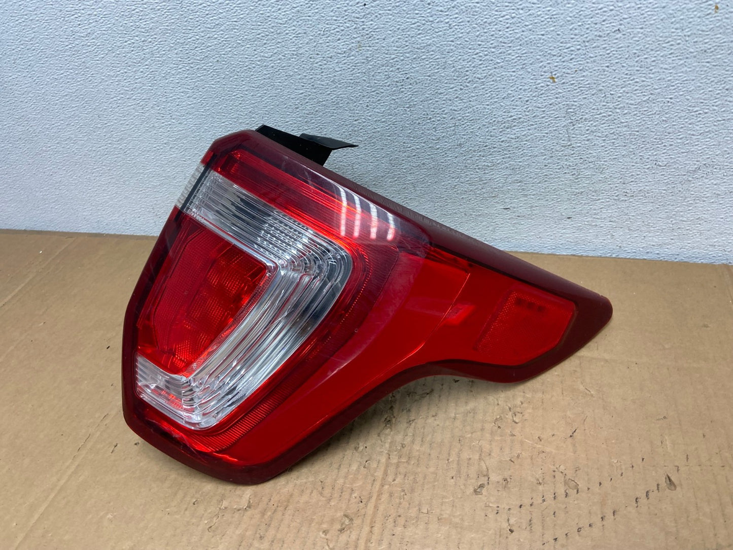2016 -2019 Ford Explorer Right Passenger Side Rh Tail light AD1043 LK1