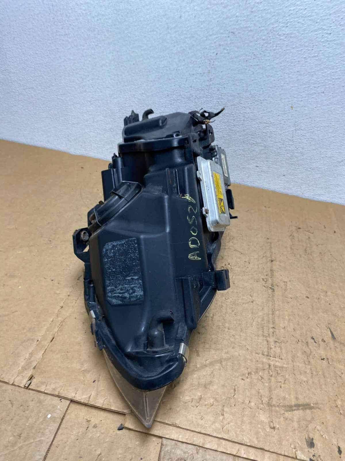 2004 to 2007 BMW 525i 5 Series Headlight Right Passenger Xenon AFS AD0521 DW8