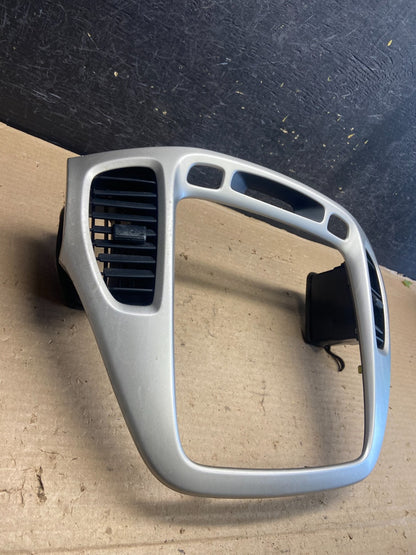 2001-2007 Toyota Highlander Radio Climate Dash Trim Bezel Air Vent AH5364 DG3