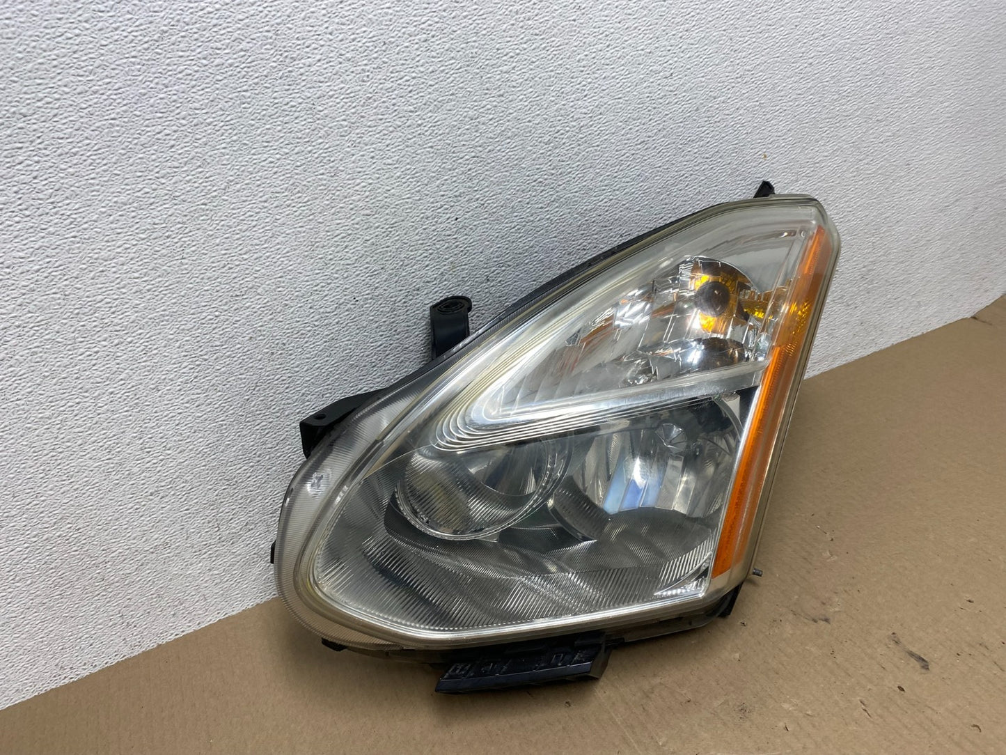 2008 to 2013 Nissan Rogue Left Driver LH Halogen Headlight AE6954 DW2