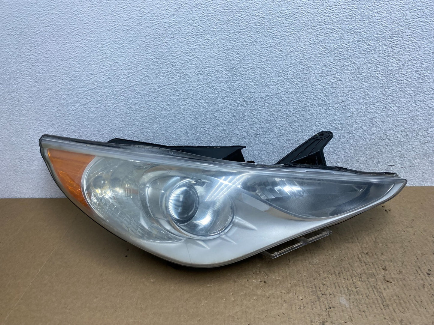 2011 - 2014 Hyundai Sonata Right Passenger Rh Side Headlight Halogen AC1607 DW0