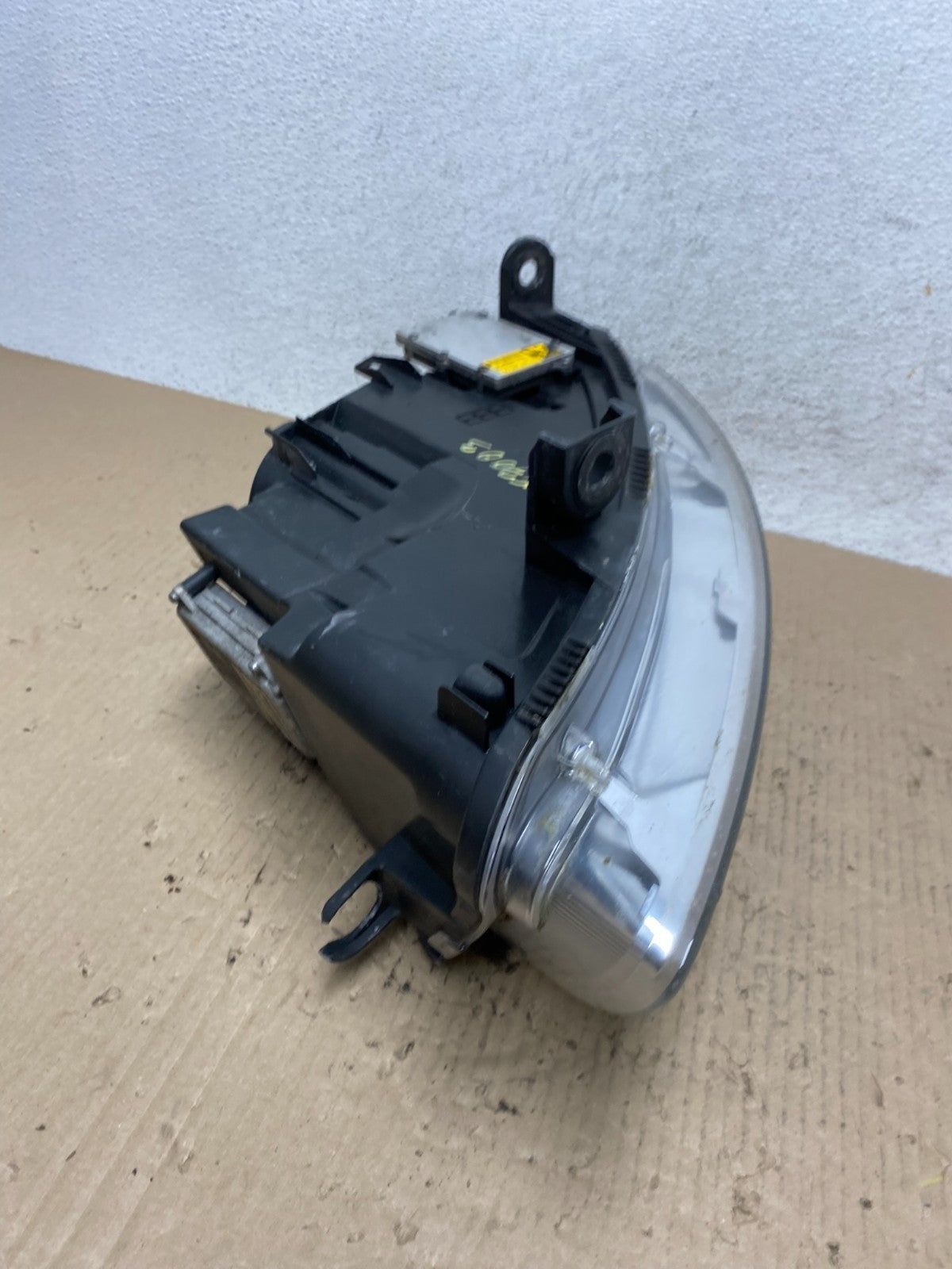 2005 to 2008 Audi A6 Right Passenger Side Headlight Xenon HID AF7003 DW9