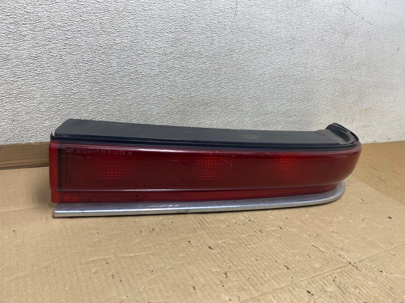 1991 to 1996 Buick Roadmaster Right Passenger RH Tail Light U2957 DG2