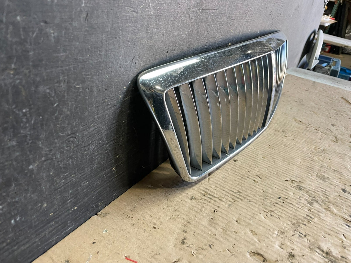 2002 to 2005 Hyundai XG350 Front Upper Grill Grille W/Emblem M2914 DG2