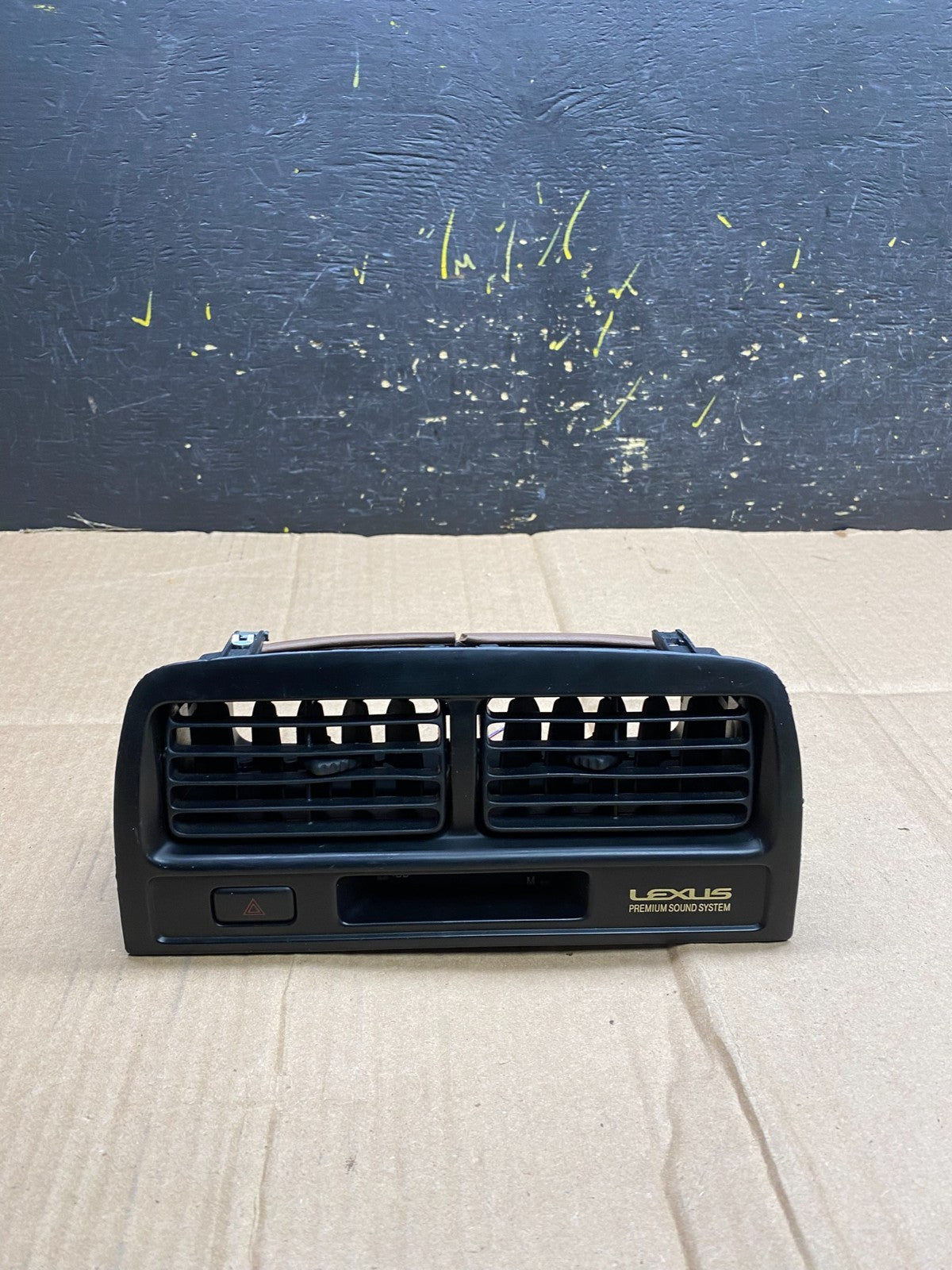 1997 to 2001 Lexus ES330 ES300 Front Center Side Air Vent AA4475 DG0