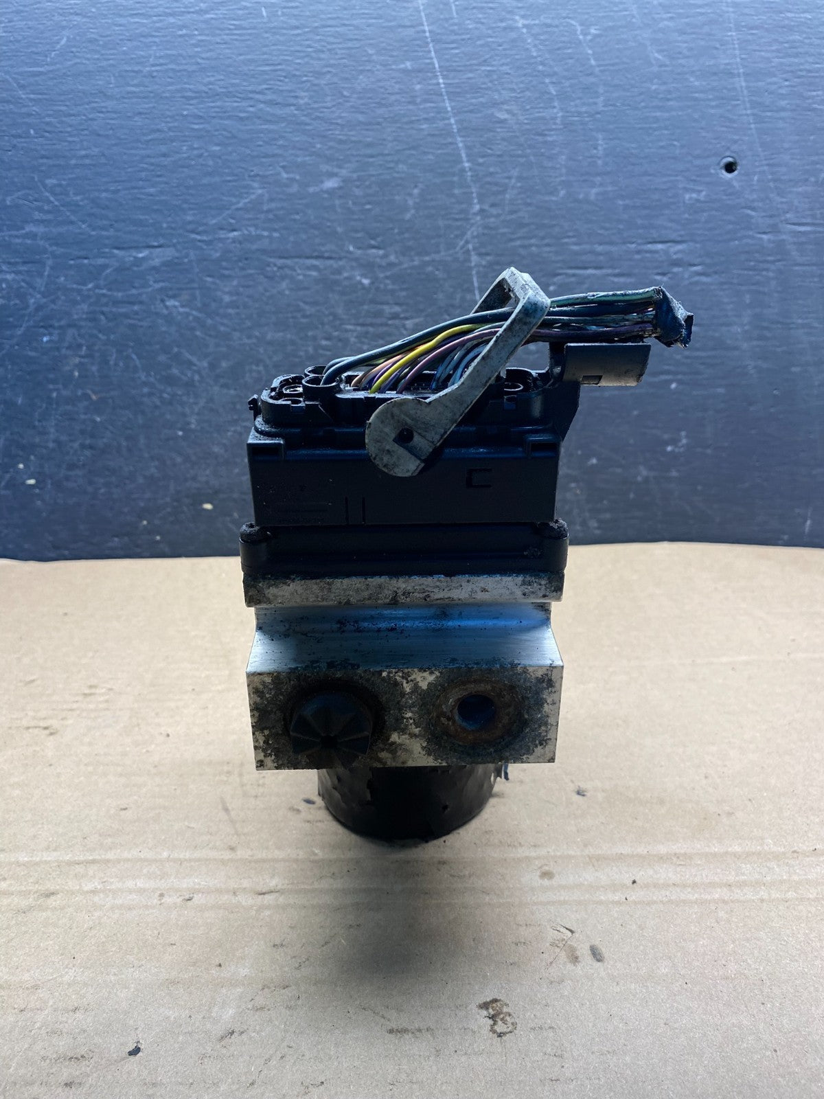 2011 - 2014 Ford E250 E350 Van ABS Anti Lock Brake Pump Module AE2226 DW3