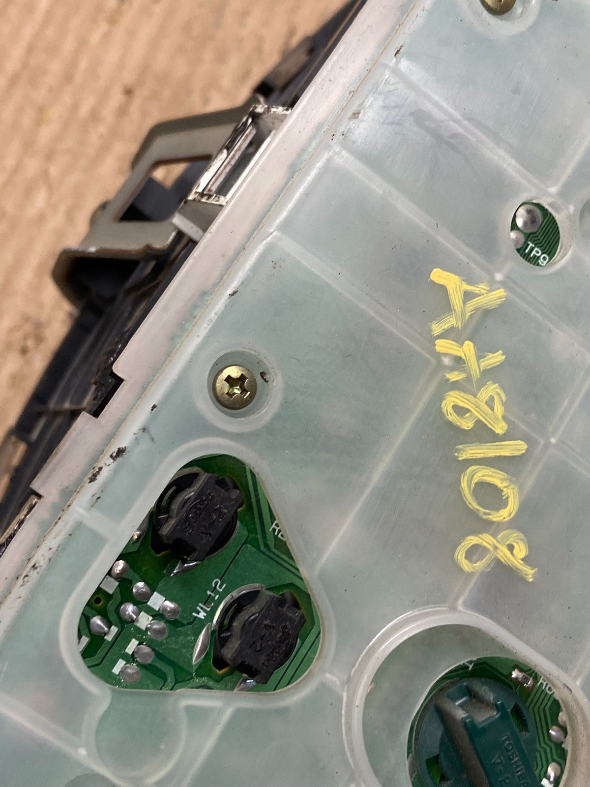 2001 to 2003 Mazda Pprotege Speedometer Cluster Sedan AA81087