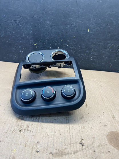 2011 to 2017 Jeep Compass Dash Climate Temperature Control Radio Bezel P5751 DG1