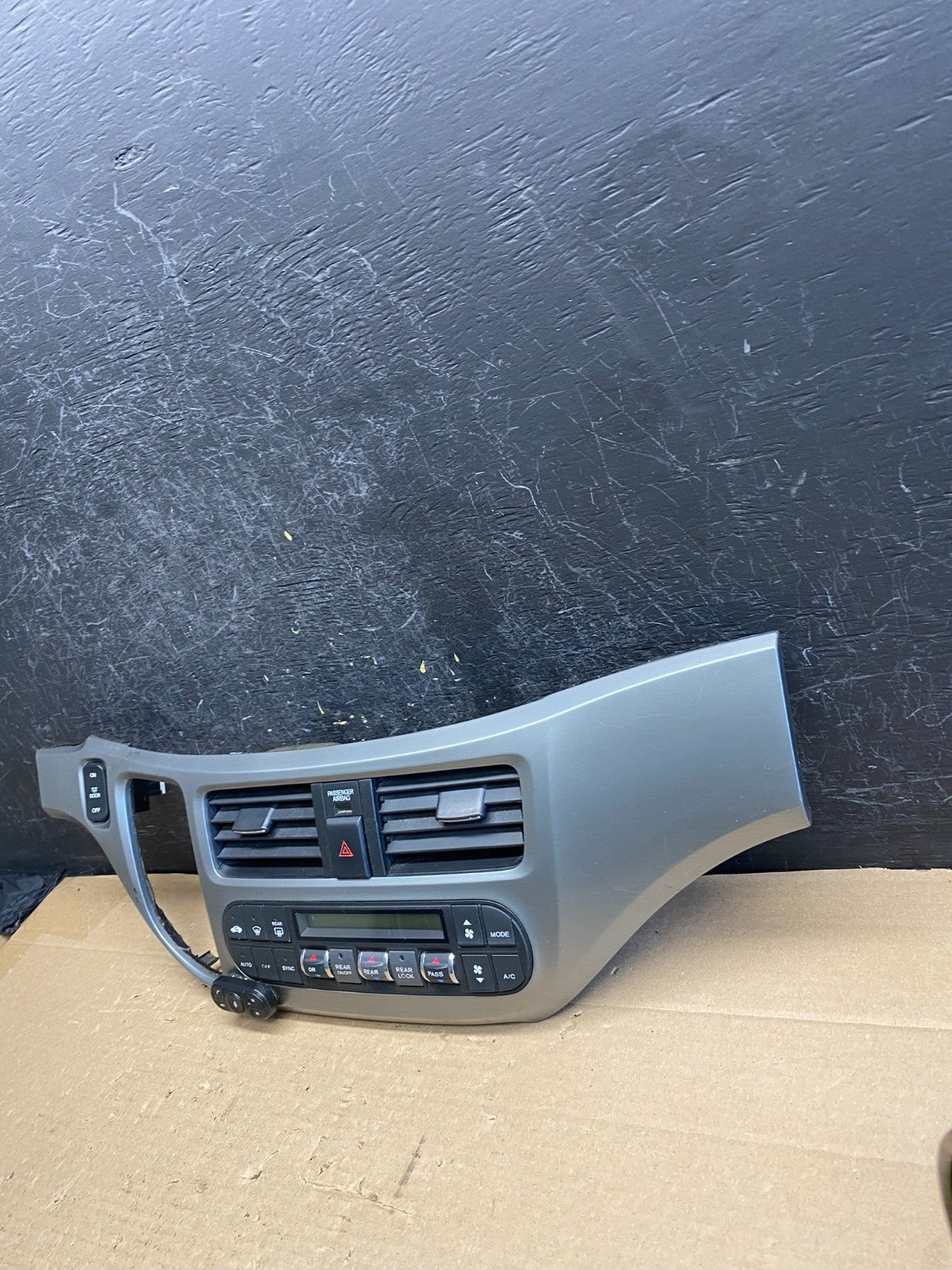 2005 to 2010 Honda Odyssey Radio Climate Control Dash Trim Bezel AG6447 DG2
