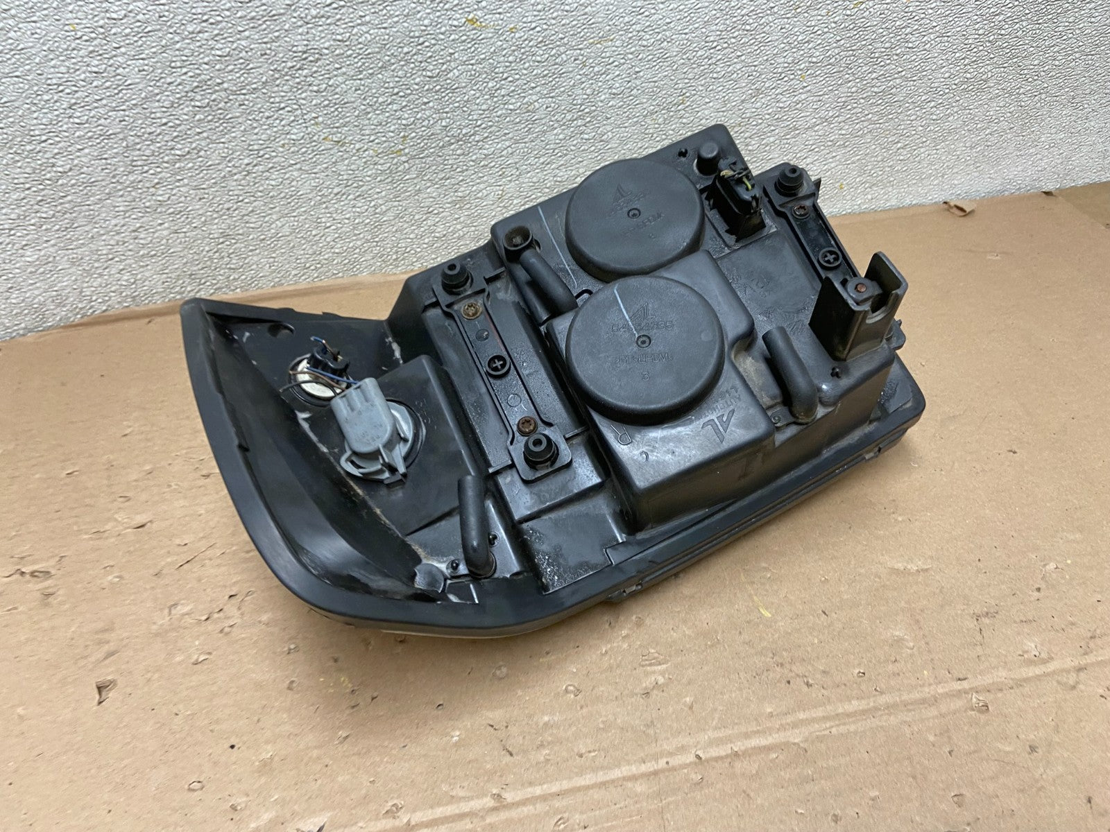 2002 to 2009 Gmc Envoy Right Passenger RH Side Headlight Halogen AB0134 DW5