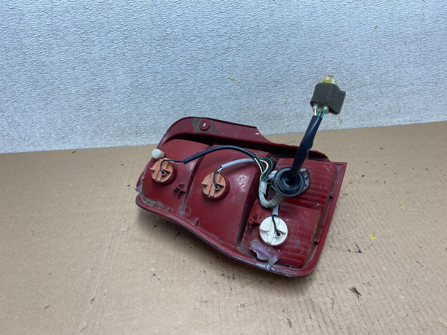 2002 Kia Sedona Right Passenger RH Side Tail Light Oem r8262 DG5