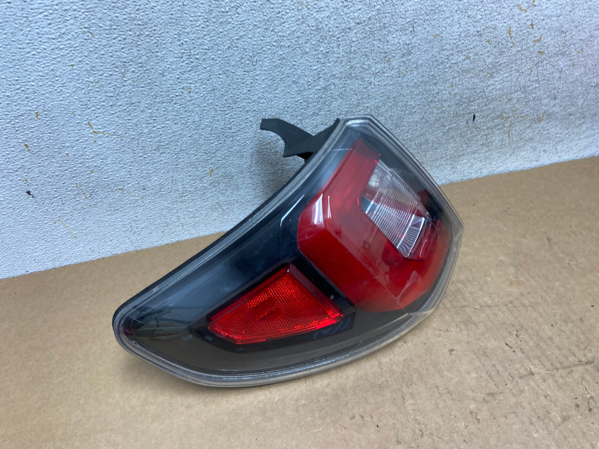 2013 to 2016 GMC Acadia Left Driver LH Side Tail Light AI3329 LK2