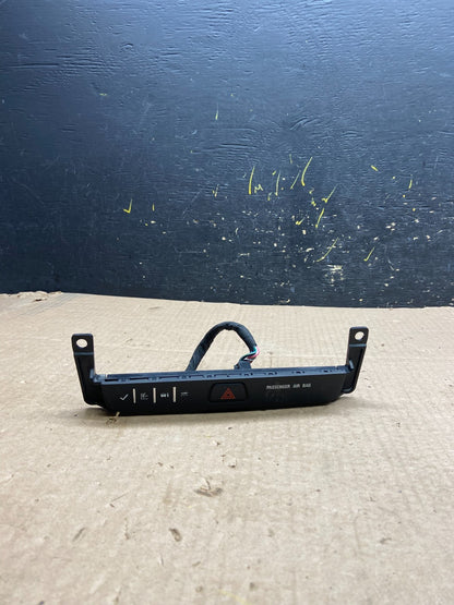 2013 - 2017 Buick Enclave Center Dash Hazard Waring Multi Switch Z0101 DG0
