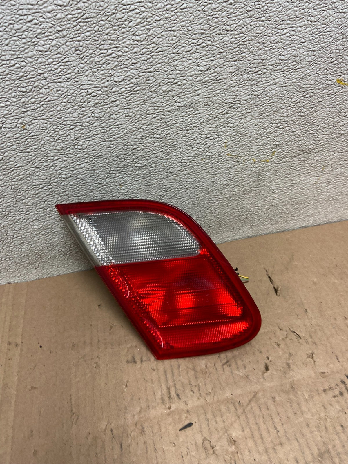 1998-2003 Mercedes Benz CLK Inner Left Driver LH Side Tail Light Lamp Y0123 DW2