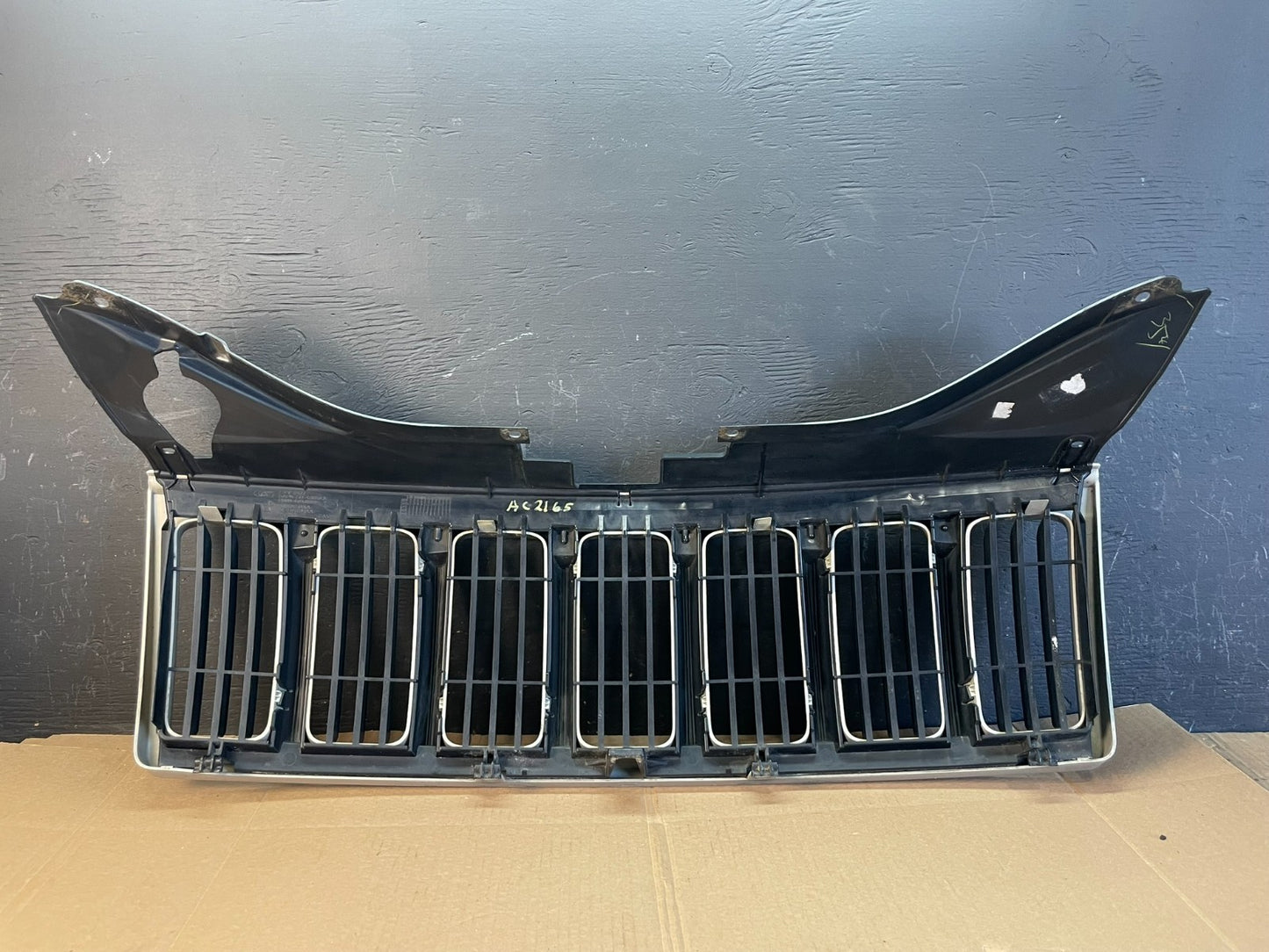 2008 2009 2010 Jeep Grand Cherokee Front Upper Grill Grille OEM AC2165 DG6