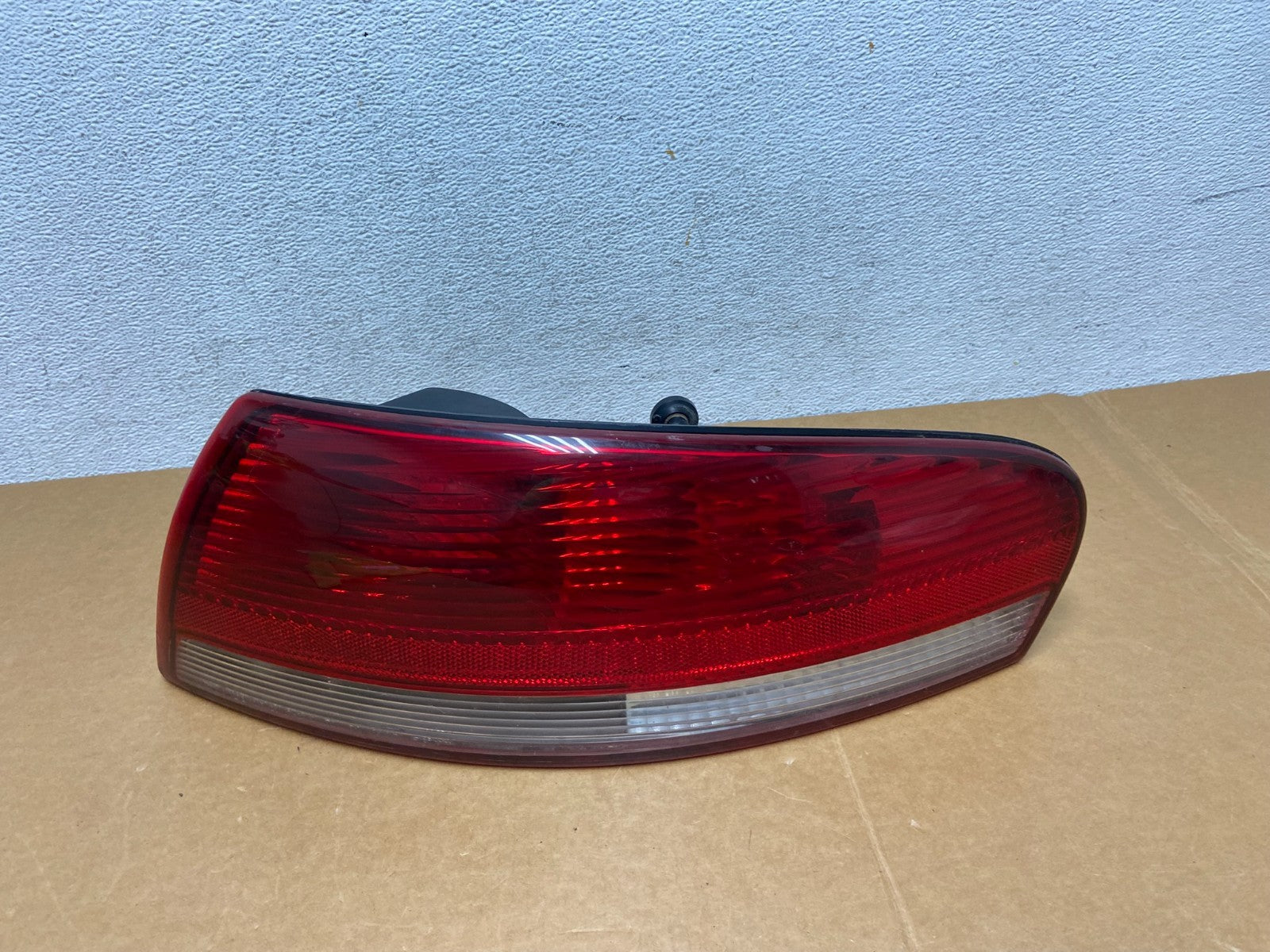 2001-2006 Chrysler Sebring Convertible Right Side Tail Light AD8906 DW0
