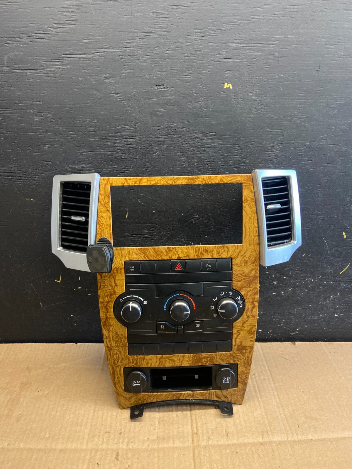 2008 2009 2010 Jeep Commander Grand Cherokee A/C Climate Control Bezel AA8051 DG0
