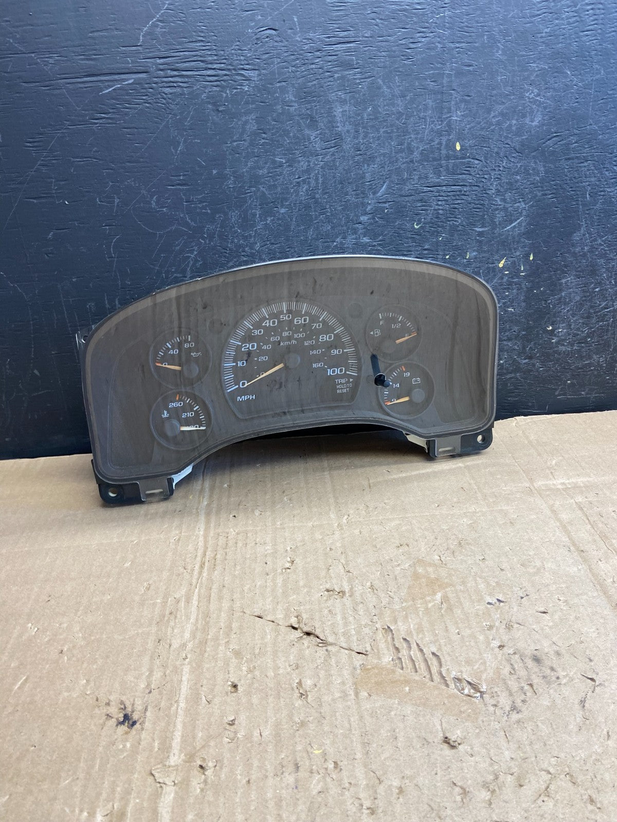 2004 to 2007 Chevrolet Express Speedometer Cluster Gauge ae1870 DG0