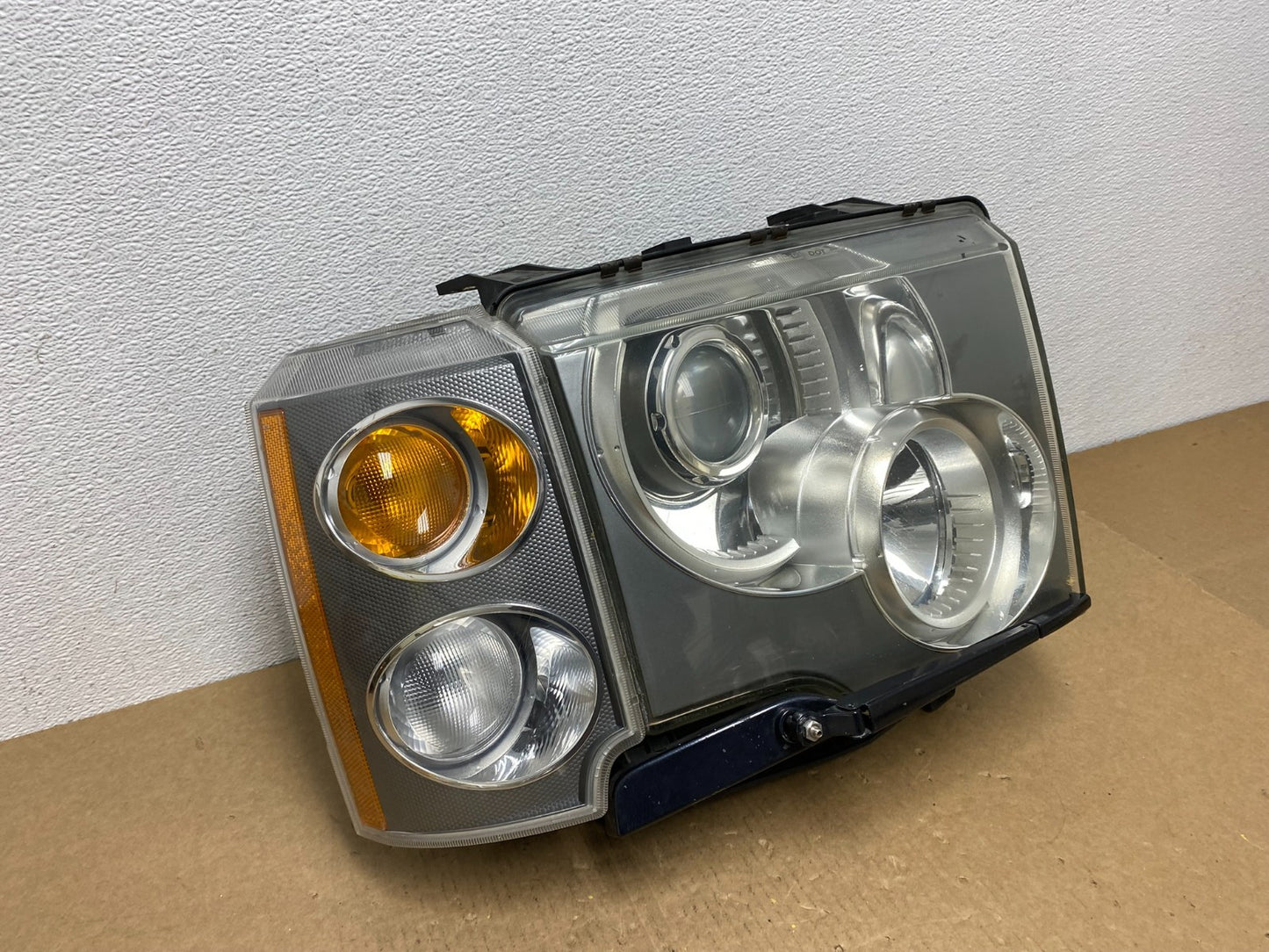 2003 - 2004 Land Rover Range Rover Right Passenger Headlight Xenon HID AC1191 DW2