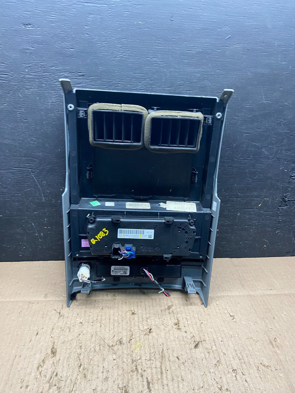 2008 to 2012 Jeep Liberty Dash Climate Temperature Control Radio Bezel Q1083 DG5