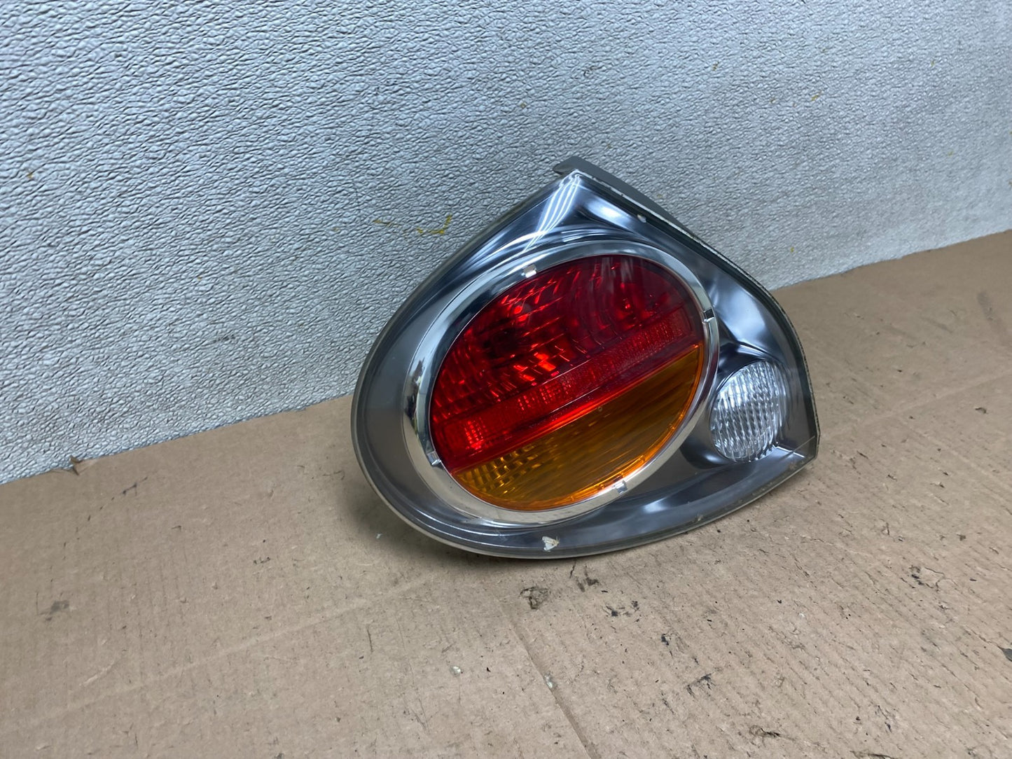2002 2003 Nissan Maxima Left Driver Lh Side Tail Light W0844 DW2