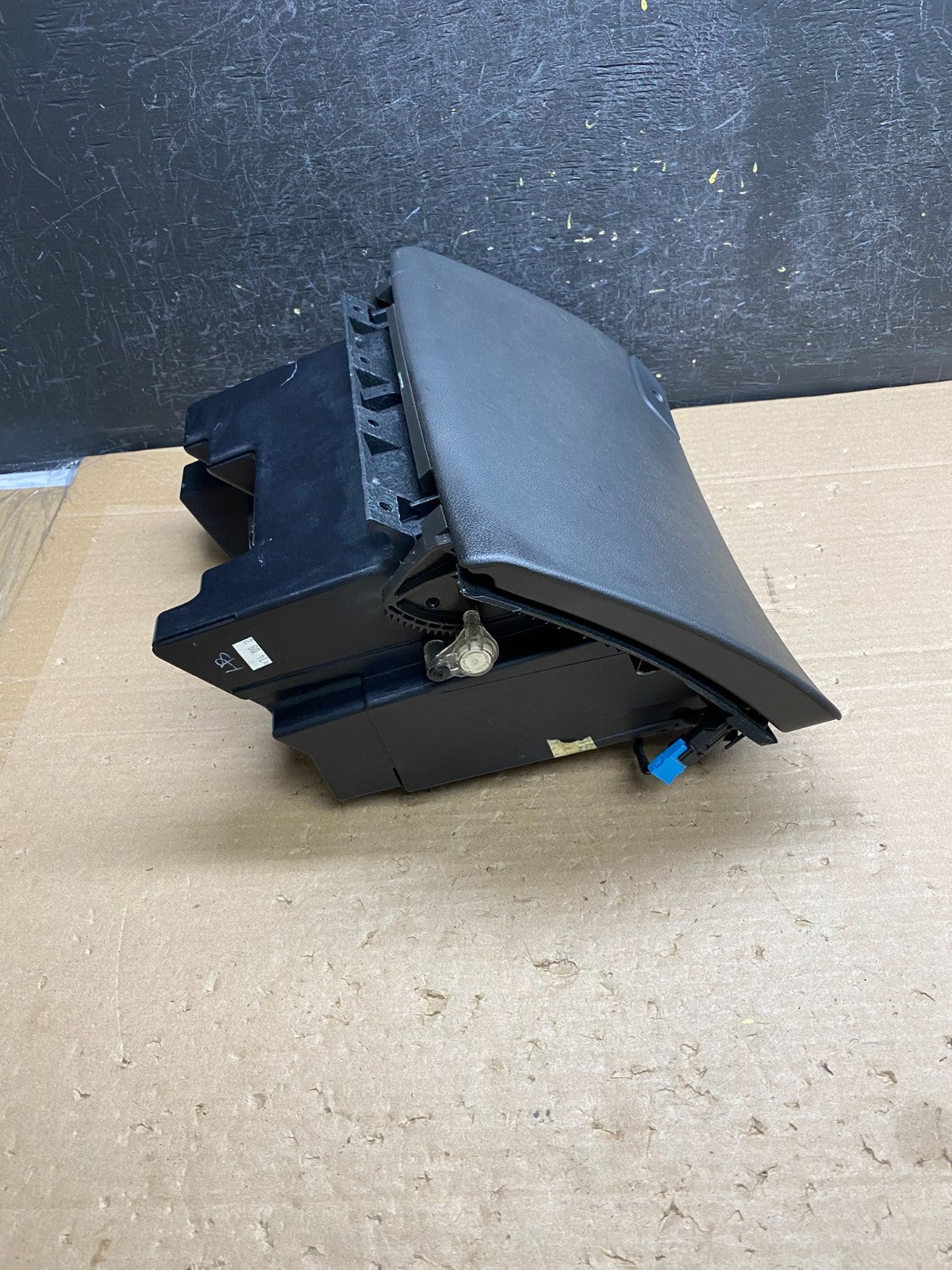 2008 to 2014 Cadillac CTS Passenger Right Front Glove Box Storage AG6404 DG1