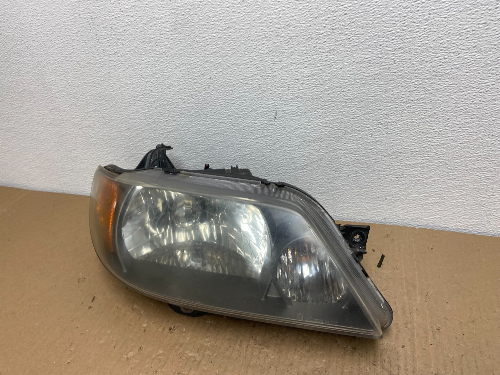 2001 to 2003 Mazda Protege Right Passenger RH Side Headlight OEM AB6650 DW1