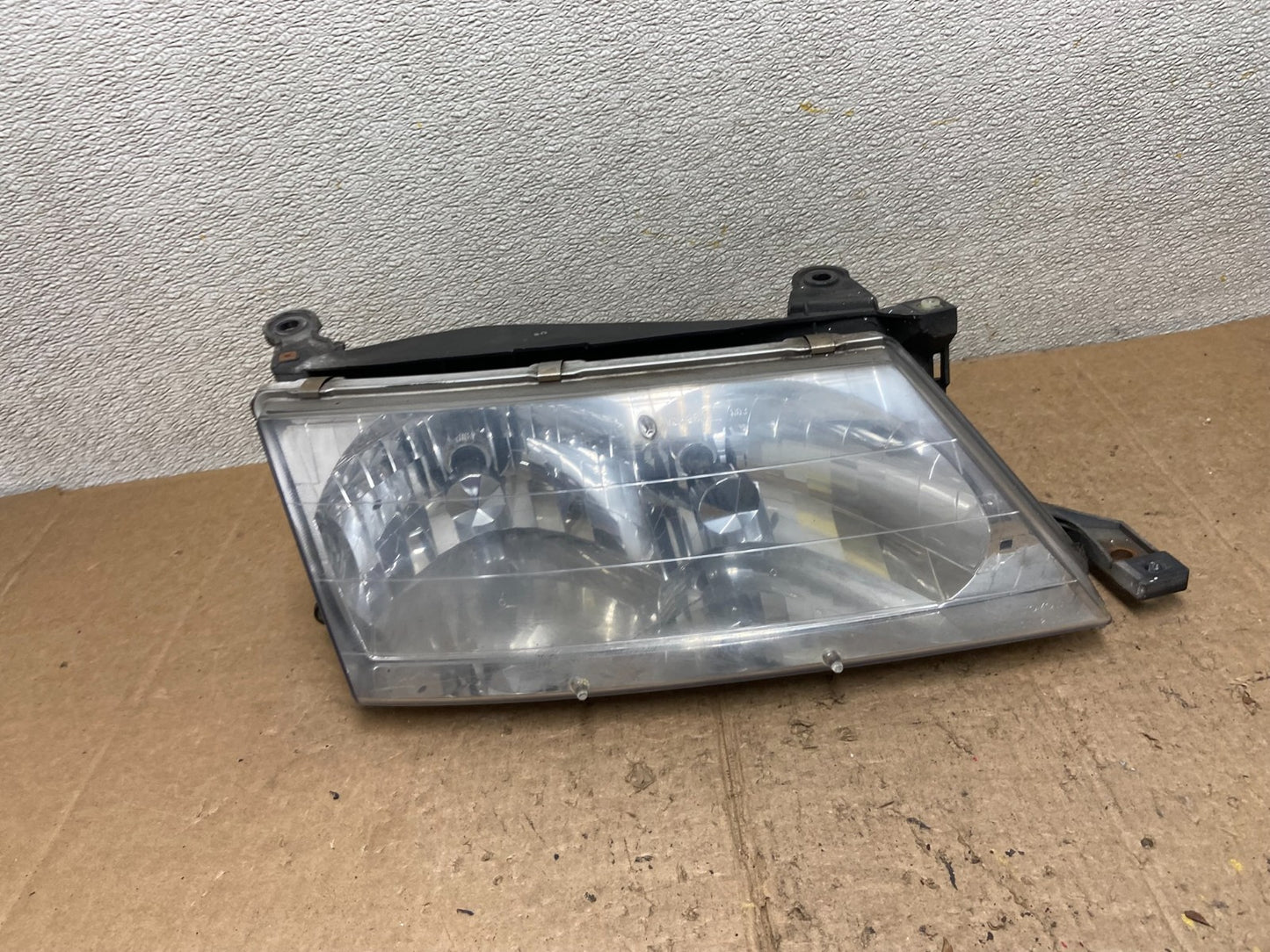1998 to 1999 Toyota Avalon Halogen Right Passenger Rh Headlight Oem AA4127 DW0