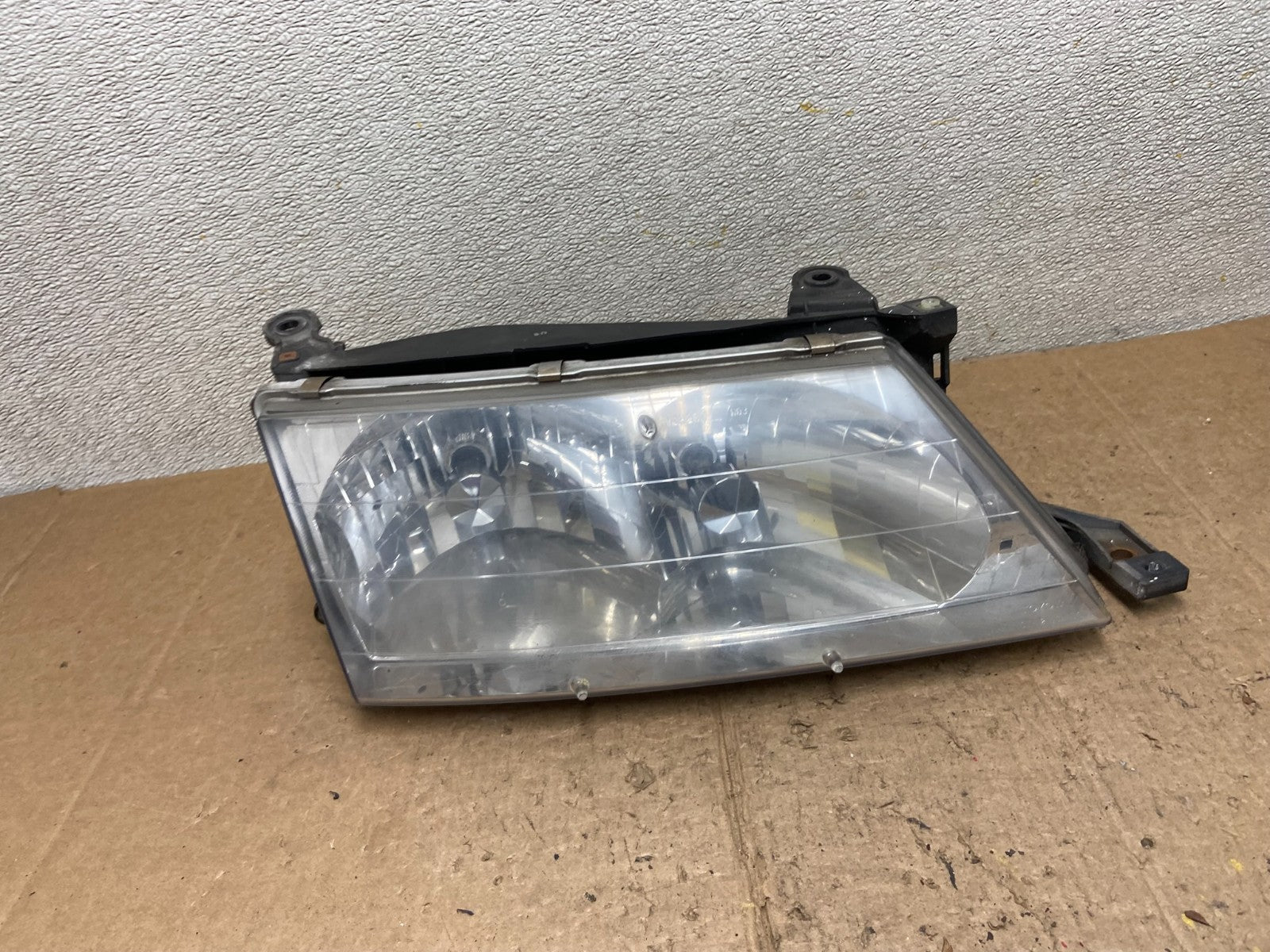 1998 to 1999 Toyota Avalon Halogen Right Passenger Rh Headlight Oem AA4127 DW0