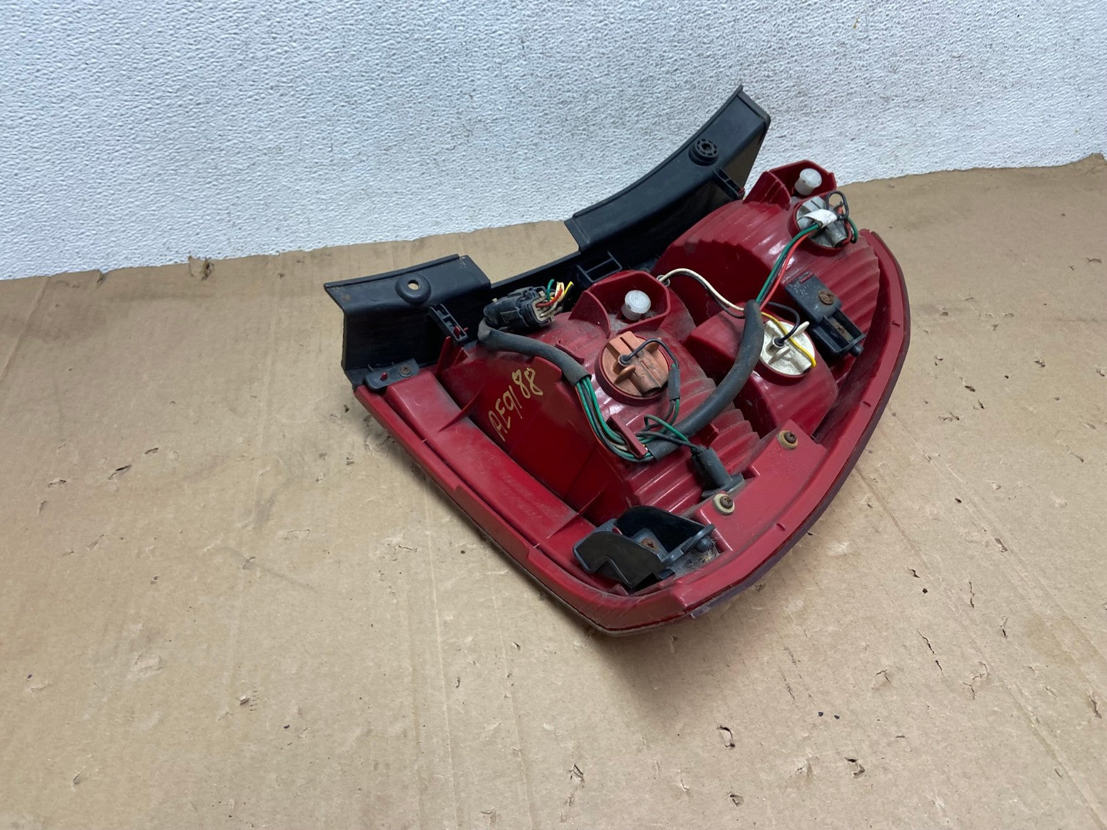 2005 to 2008 Kia Sportage Left Driver Side LH Side Tail Light AE9188 LK6