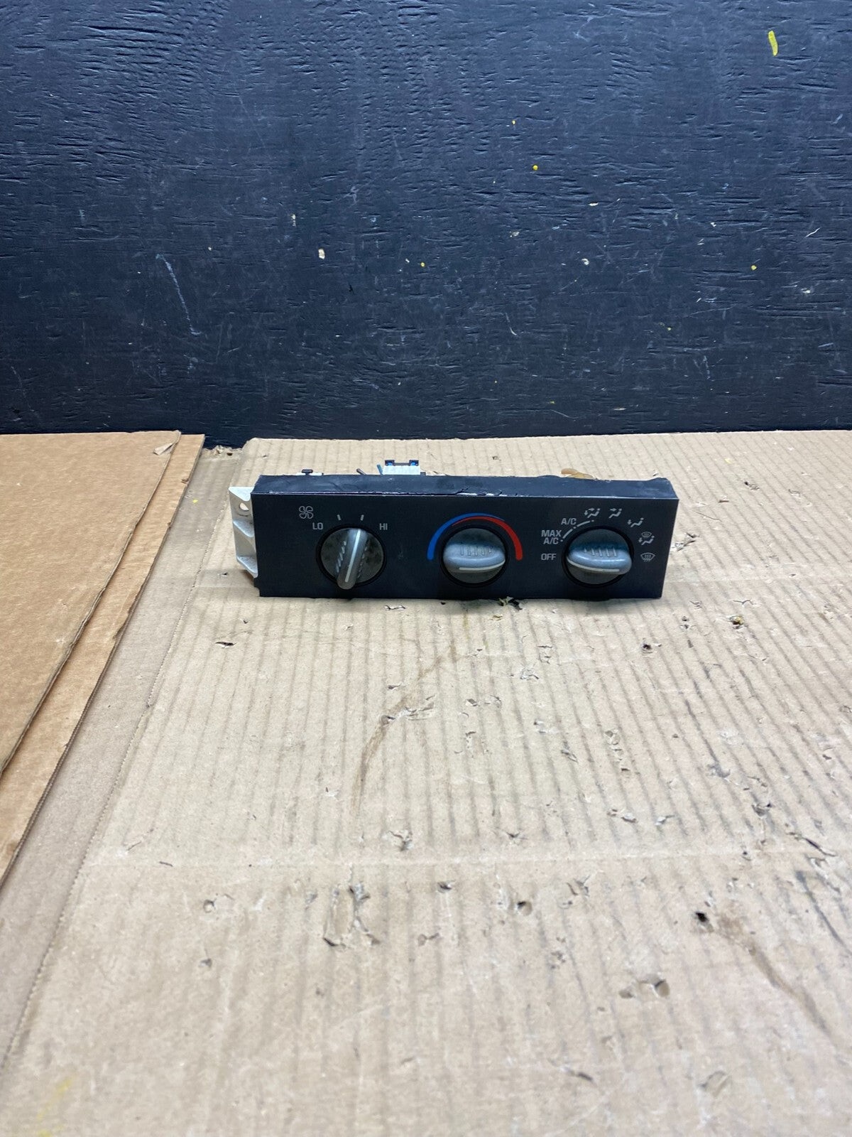2001 - 2007 GMC Chevrolet Express 1500 Climate Control A/C L0616 DG0