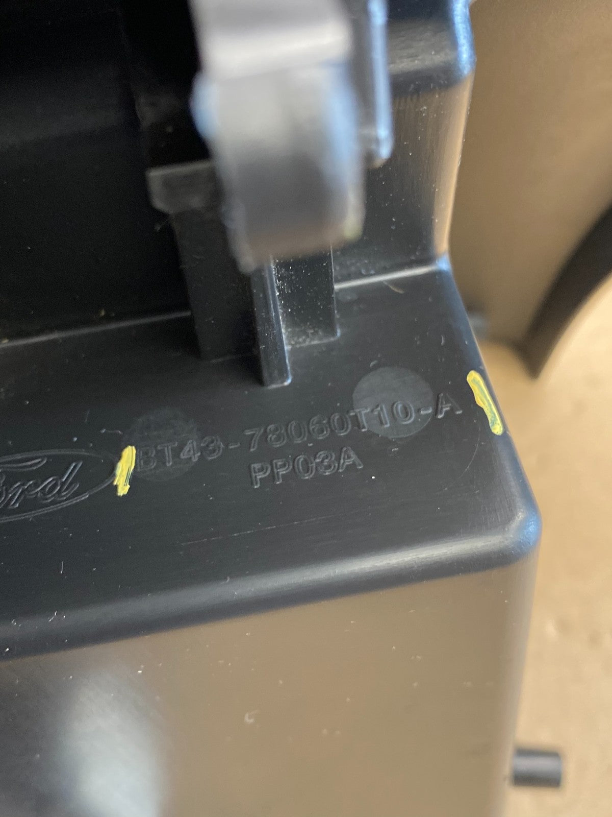 2011 to 2014 Ford Edge Front Right Passenger Storage Glove Box AG8495 DG7